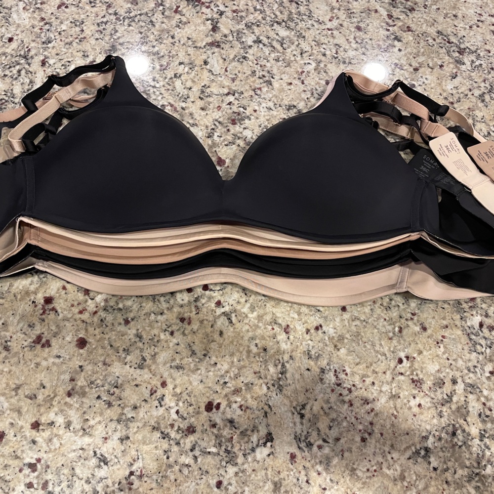 7 Soma Vanishing 360 Wireless Bras